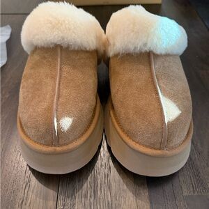 BRAND NEW Ugg Disquette Slippers